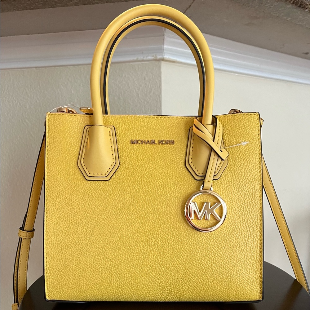 *SALE* NWT💛Michael Kors Mercer MD Messenger